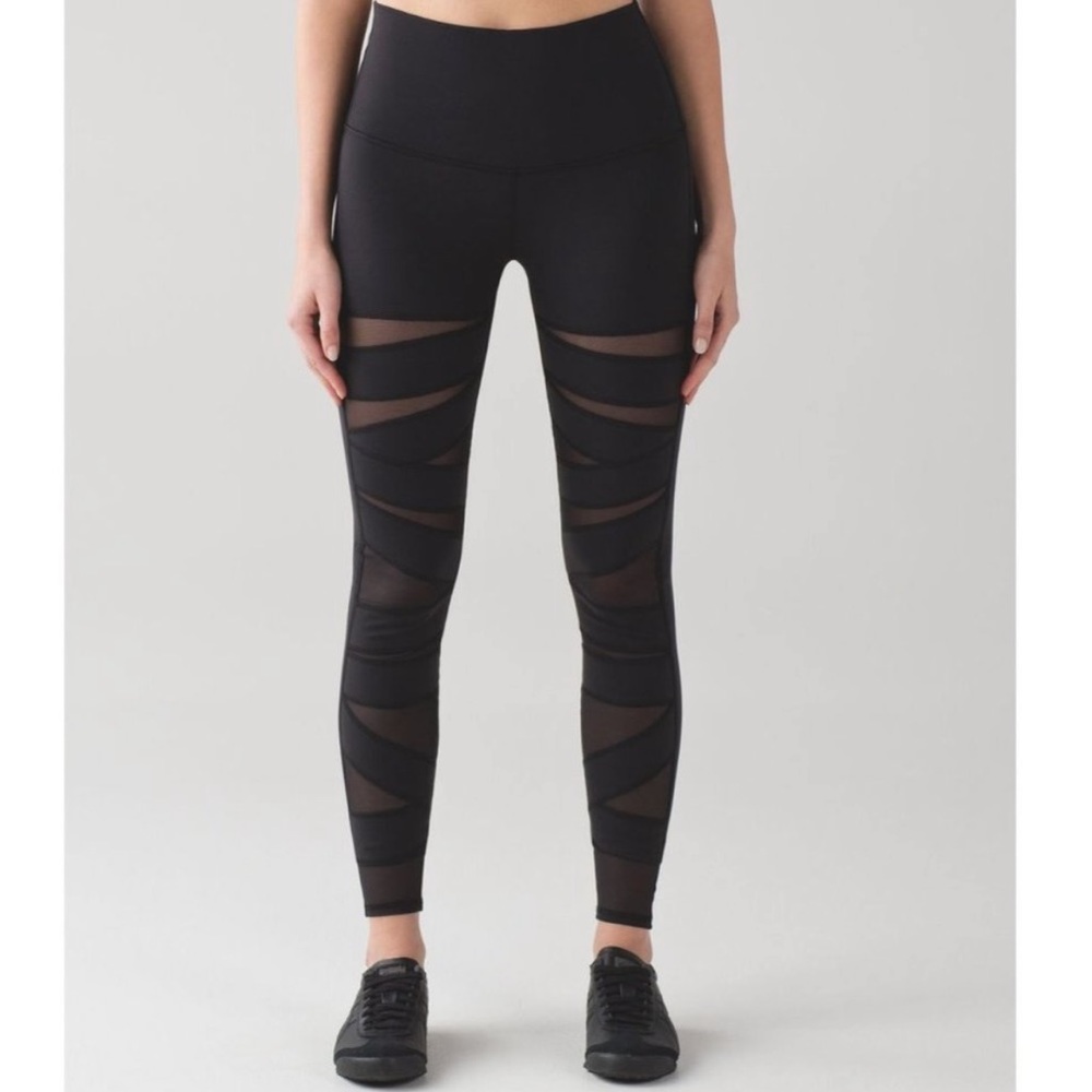 Lululemon Wunder Under Leggings, Hi-Rise, Tech Mesh, size 4